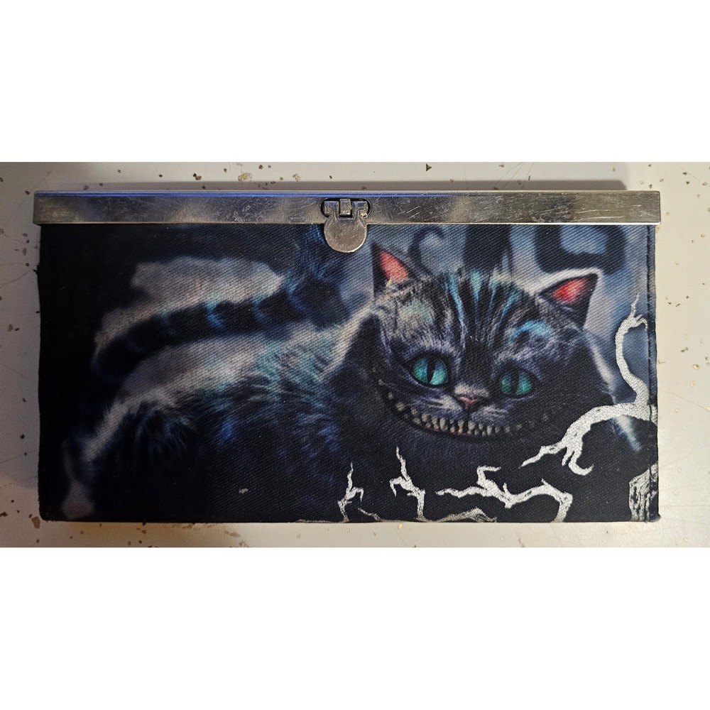 Disney Alice in Wonderland Cheshire Cat Clutch Wallet Kisslock Closure